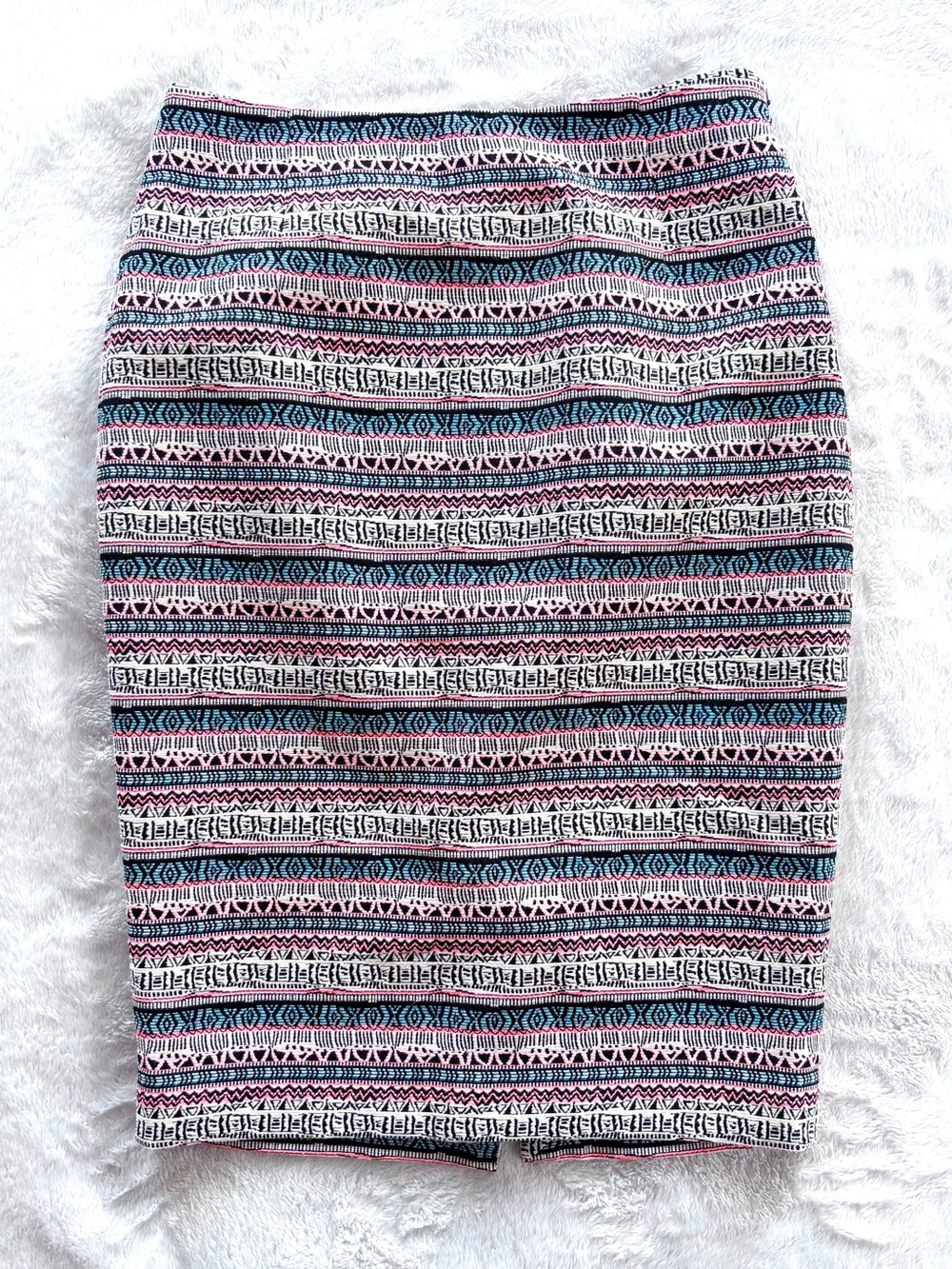The Limited Pencil Skirt, Tribal Aztec Pattern, Size 4